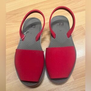 Women lightweight sandals